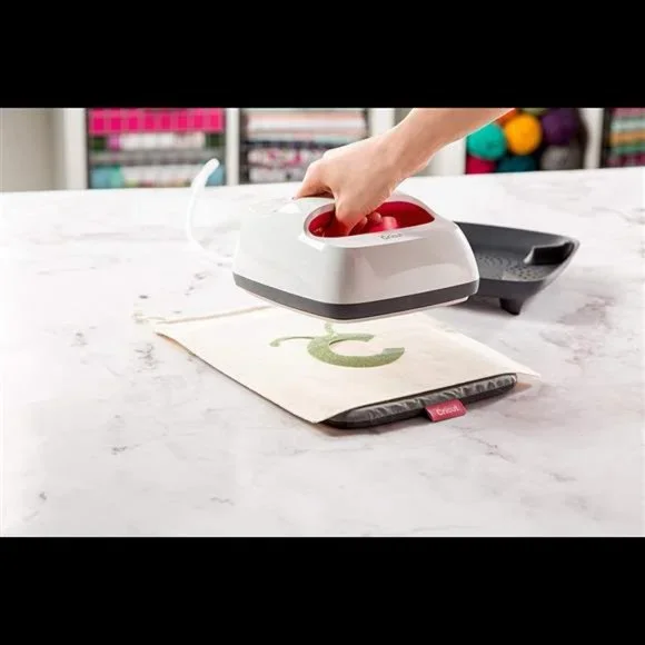 Cricut EasyPress Mat, Protective Heat-Resistant Mat [8" x 10"] - Picture 5 of 7